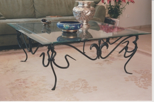 gallery/an table